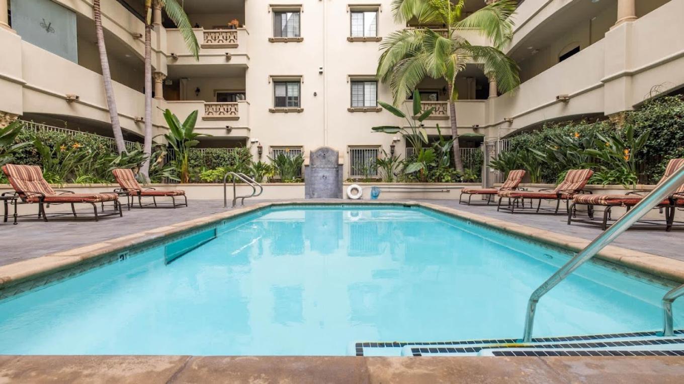 Lala House -1br With Free Parking, Pool, Laundry Appartement *